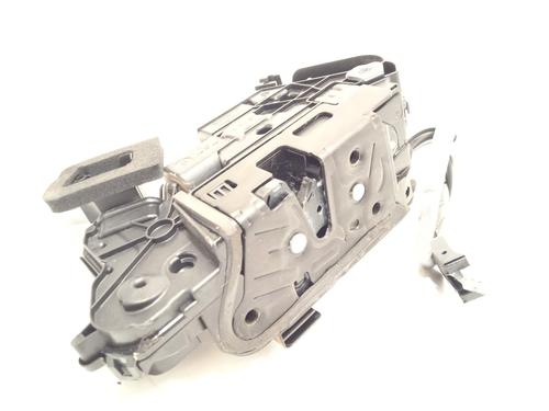 front-left-lock-skoda-karoq-nu7-nd7-2017-26593980 main image