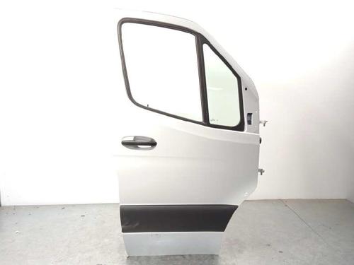 Used Right front door MERCEDES-BENZ SPRINTER 4-t Van (B907, B910) 419 CDI RWD (907.643, 907.645, 907.647) (190 hp) 29626316