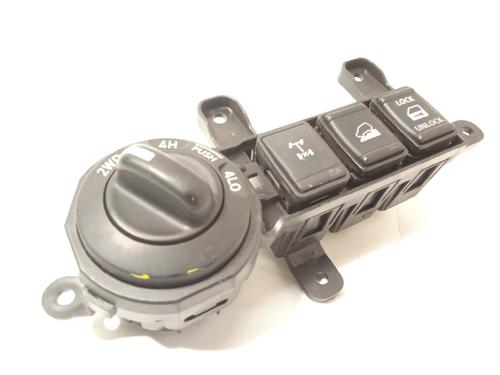 Used Switch NISSAN NAVARA NP300 Pickup (D23, D23T) [2014-2026]  16694227