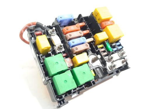 Used Fuse box Fuse box 19732389 19732389