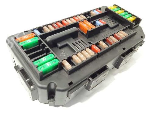 Used Fuse box Fuse box 6577137 6577137