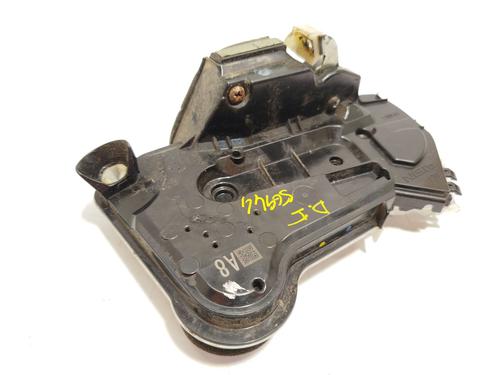 Used Front left lock Front left lock 30104182 30104182