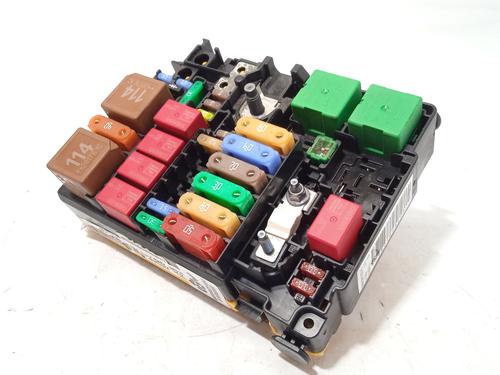 Fuse box PEUGEOT 208 II (UB_, UP_, UW_, UJ_) 1.2 PureTech 130 | BP28585047E1