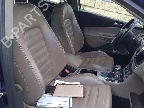 Left front fog light VW PASSAT B6 Variant (3C5) 2.0 TDI 16V | BP15800500C30 