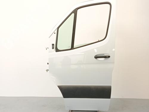 Used Left front door Left front door 37240453 37240453