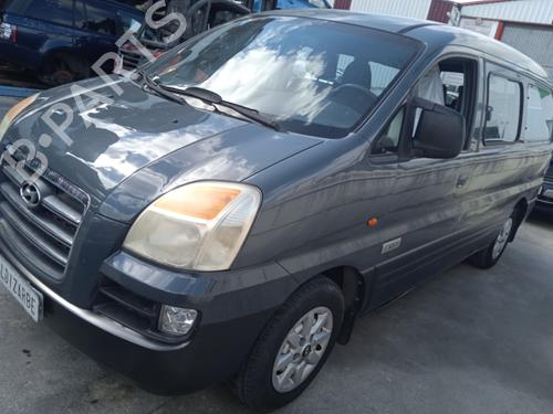 Right headlight HYUNDAI H-1 / STAREX Bus (A1) 2.5 CRDi | BP19775985C29 