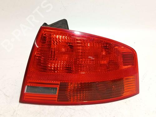 Used Right taillight Right taillight AUDI A4 B7 (8EC) 2.0 (130 hp) 40125477 40125477