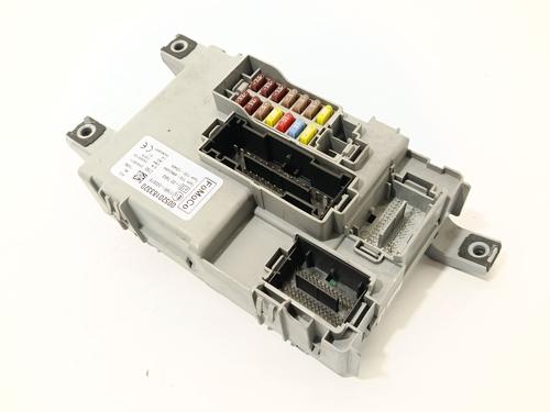 Used Fuse box Fuse box 36997068 36997068