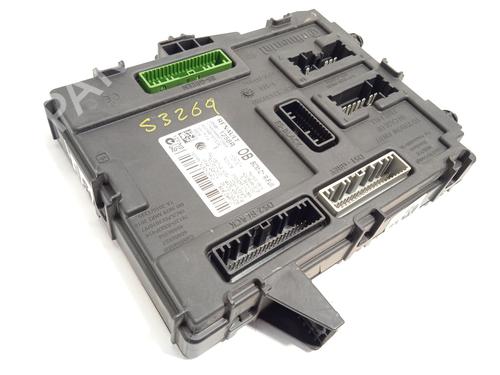 Used Fuse box Fuse box 19483734 19483734