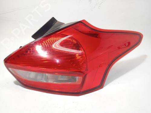 Used Right taillight FORD FOCUS III Saloon 1.0 EcoBoost (125 hp) 30126819