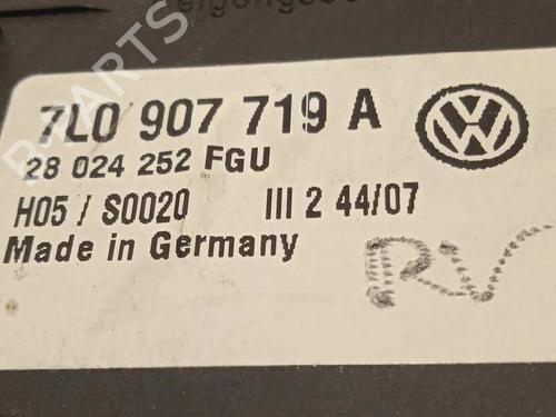 Electronic module VW PHAETON (3D1, 3D2, 3D3, 3D4, 3D6, 3D7, 3D8, 3D9)  | BP11118751M83 