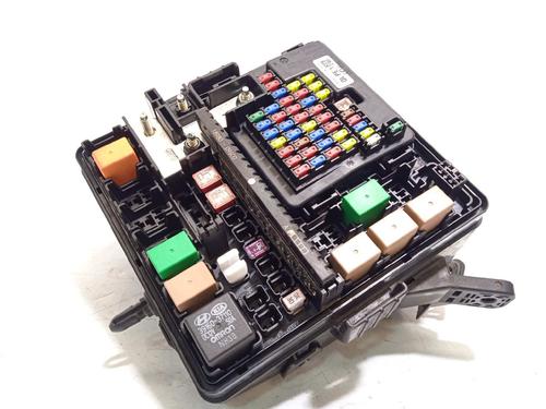 Used Fuse box Fuse box 17997668 17997668