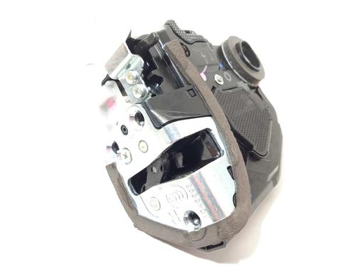 rear-right-lock-toyota-c-hr-_x1_-69050f4010-2016-16499781 main image