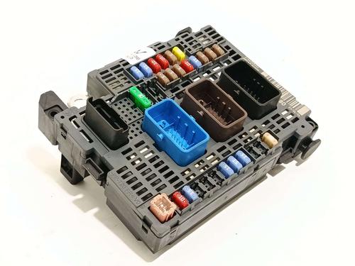 Used Fuse box Fuse box 39410939 39410939