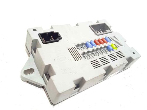 Used Fuse box Fuse box 17618468 17618468