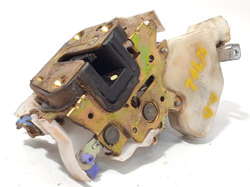 Used Front right lock NISSAN X-TRAIL I (T30) 2.5 4x4 (165 hp) 29851232