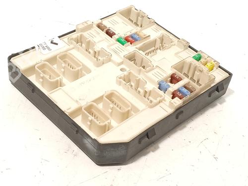 Used Fuse box RENAULT KANGOO / GRAND KANGOO II (KW0/1_) 1.5 dCi 90 (KW05, KW08, KW0G, KW11) (90 hp) 31378687