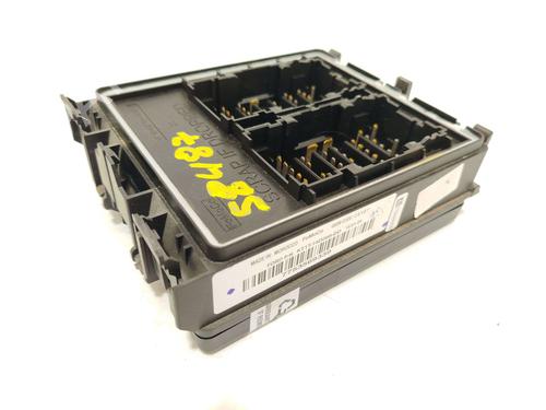 Used Fuse box Fuse box 39552667 39552667