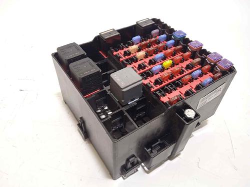 Used Fuse box Fuse box 17494947 17494947