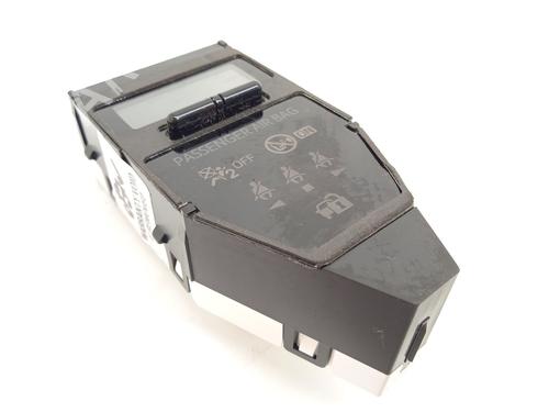 Used Electronic module Electronic module TOYOTA AURIS (_E18_) 1.4 D-4D (NDE180_, NDE180R) (90 hp) 18320273 18320273