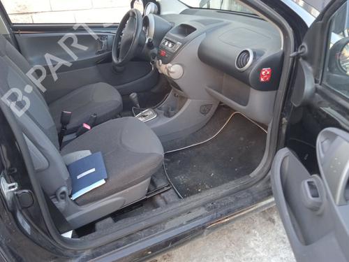 Left taillight PEUGEOT 107 (PM_, PN_) 1.0 | BP31448384C34 