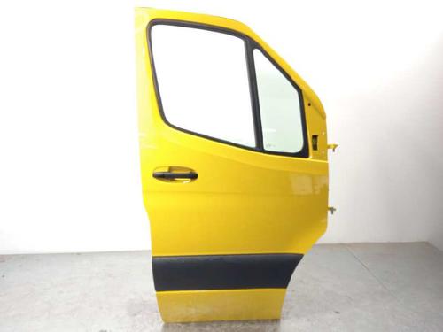 Used Right front door MERCEDES-BENZ SPRINTER 4-t Van (B907, B910) 419 CDI RWD (907.643, 907.645, 907.647) (190 hp) 26208016