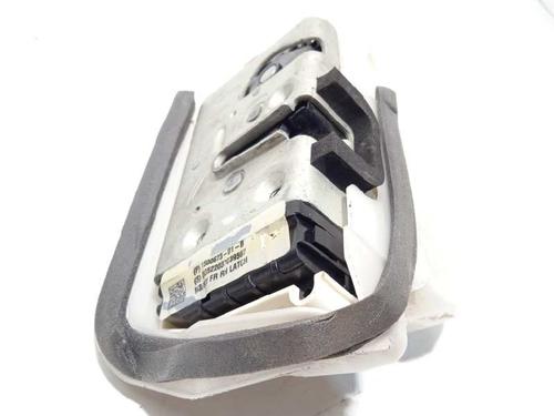 front-right-lock-tesla-model-3-5yj3-150067301b-2017-12108243 main image