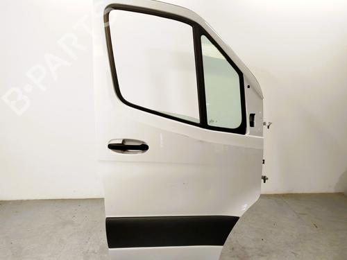 Used Right front door MERCEDES-BENZ SPRINTER 4-t Van (B907, B910) 419 CDI RWD (907.643, 907.645, 907.647) (190 hp) 28621187