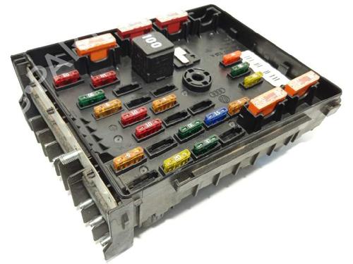 Used Fuse box Fuse box 6806960 6806960