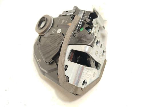 rear-left-lock-toyota-c-hr-_x1_-2016-24225797 main image