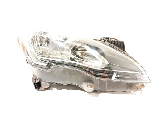 Used Right headlight Right headlight PEUGEOT 5008 (0U_, 0E_) 1.6 HDi (114 hp) 35724487 35724487