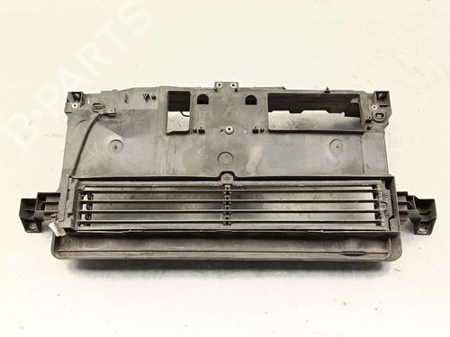 frontpladefrontkurv-renault-megane-iv-hatchback-b9amn_-2015-39536103 main image
