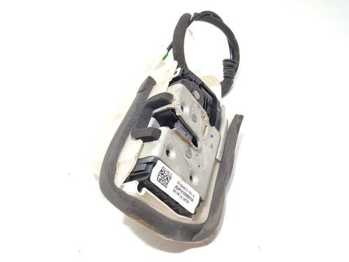 front-left-lock-tesla-model-3-5yj3-150067299a-2017-17570816 main image