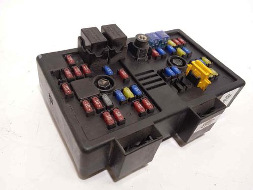Used Fuse box Fuse box 16549896 16549896