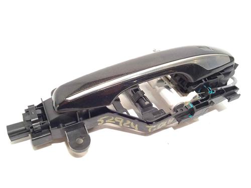 hjre-bagtil-udvendigt-handtag-lynk-co-01-phev-noref-2017-17090415 main image