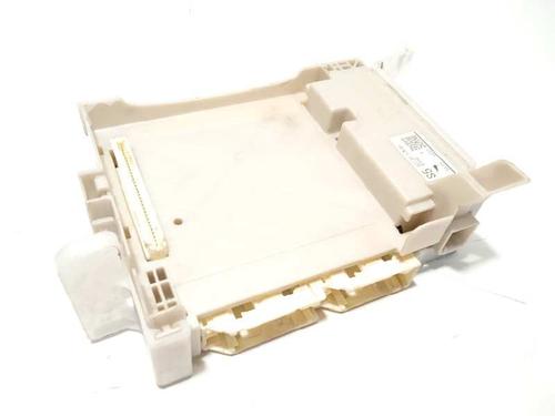 Used Fuse box TOYOTA YARIS (_P13_) 1.5 Hybrid (NHP130_, NHP130) (101 hp) 13108434