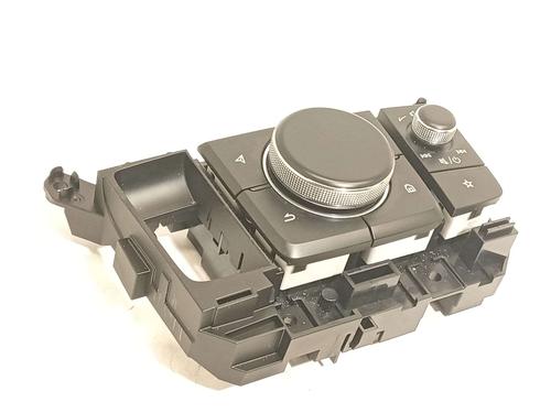 switch-mazda-cx-30-dm-2019-39408970 main image