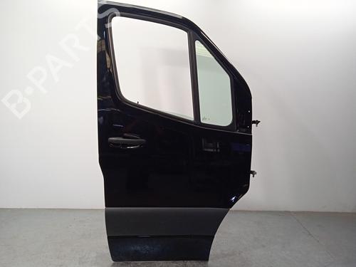 Used Right front door MERCEDES-BENZ SPRINTER 4-t Van (B907, B910) 419 CDI RWD (907.643, 907.645, 907.647) (190 hp) 26592794