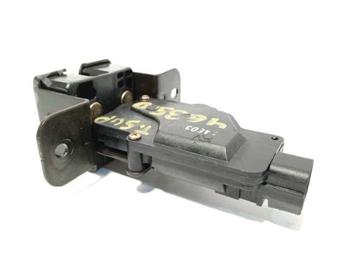 Used Tailgate lock KIA SORENTO I (JC) 2.5 CRDi 4WD (140 hp) 8691070