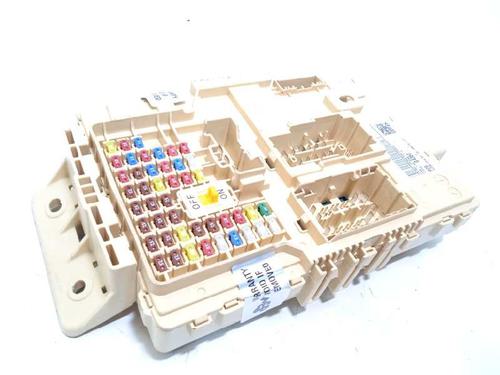 Used Fuse box Fuse box 16658402 16658402