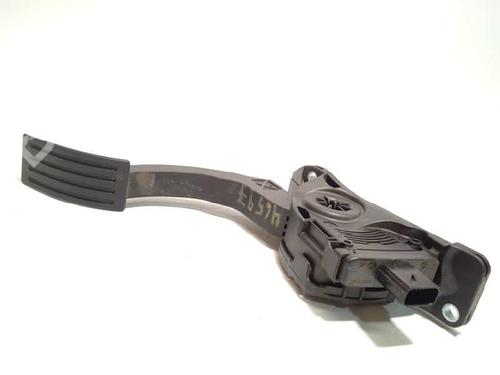 Used Pedal VOLVO V40 Hatchback (525) D2 (120 hp) 8929946