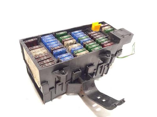 Used Fuse box Fuse box 13696348 13696348