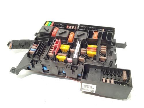 Used Fuse box Fuse box 27615118 27615118