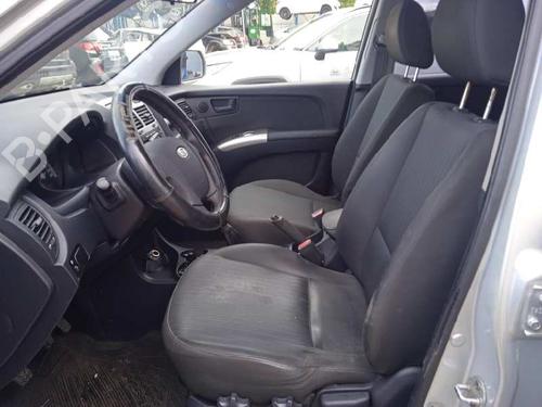 Left headlight KIA SPORTAGE II (JE_, KM_) 2.0 i 16V | BP16767154C28