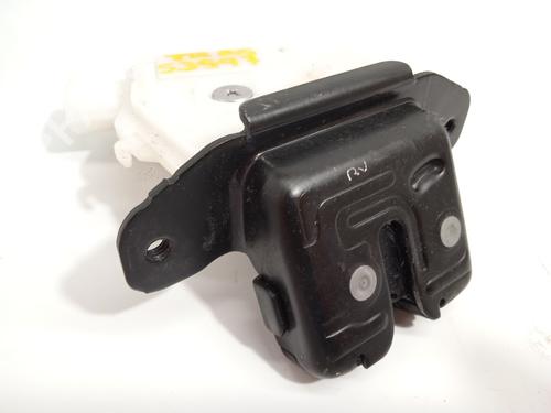 Used Tailgate lock TOYOTA AURIS (_E18_) 1.4 D-4D (NDE180_, NDE180R) (90 hp) 18263236