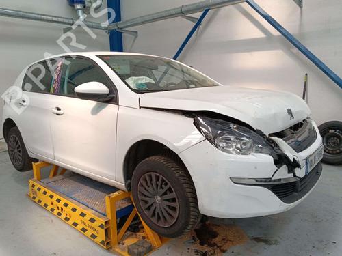 Brugte PEUGEOT 308 II (LB_, LP_, LW_, LH_, L3_) 1.6 BlueHDi 120 4946397