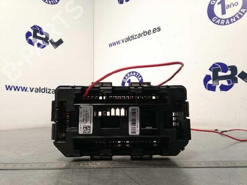 Used Fuse box Fuse box 1944522 1944522