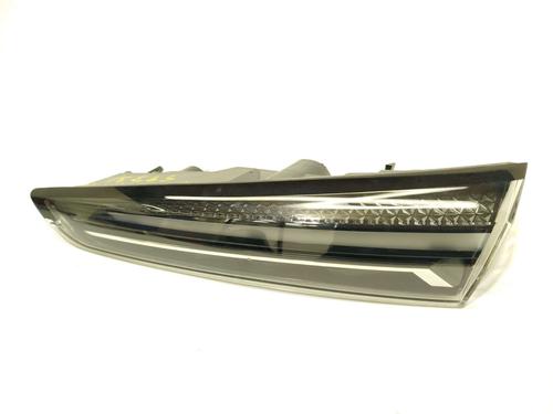 Used Right tailgate light Right tailgate light RENAULT CAPTUR II (HF_) TCe 140 (HFN0) (140 hp) 39956934 39956934