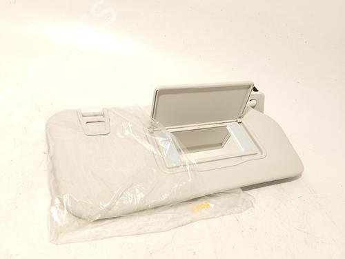 Used Right sun visor Right sun visor 32860562 32860562