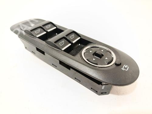 Venstre fortil elrude kontakt Venstre fortil elrude kontakt FORD MONDEO IV (BA7) 2.0 TDCi (140 hp) 35725478 35725478